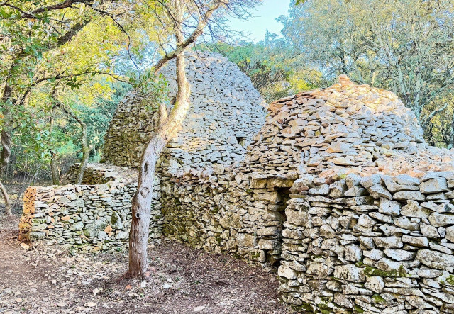 sentier-des-capitelles-uz-s-15058