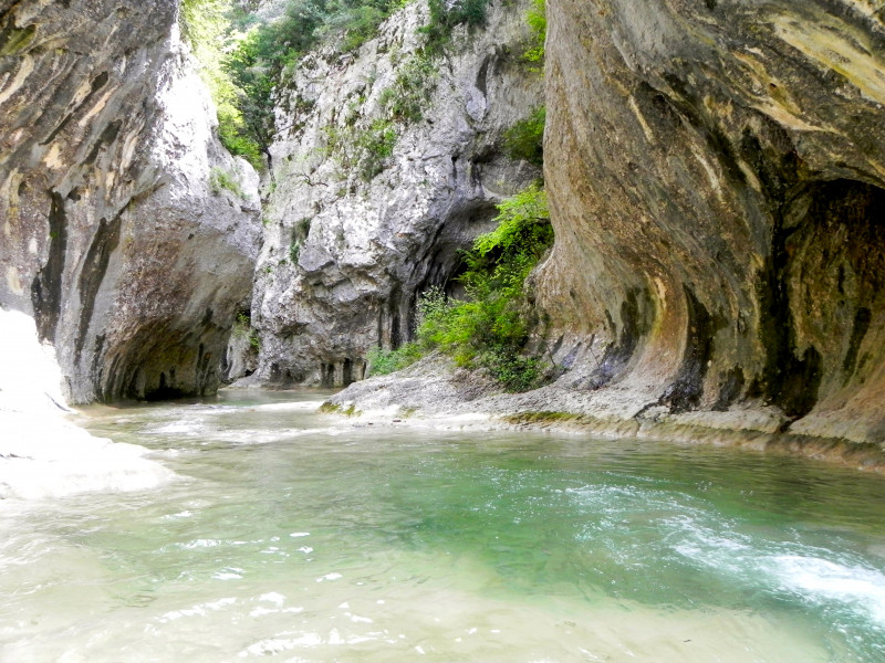 Balade découverte Site naturel des Concluses jusqu'au PortailBalade en Avril 2025_Lussan