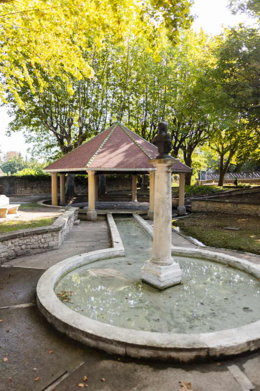 Visite guidée gratuite de St-Bonnet-du-Gard - lavoir