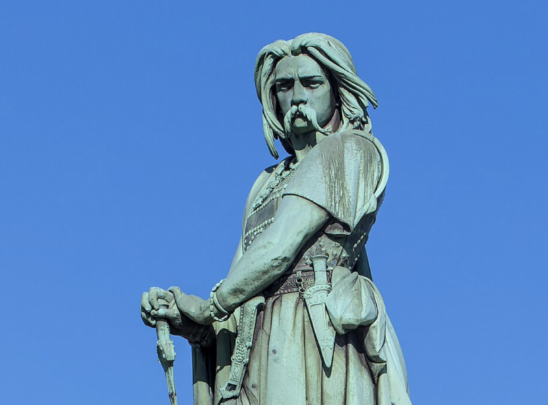 16802-statue-de-vercingetorix-jean-paul-demoule-16804-16814 16802-statue-de-vercingetorix-jean-paul-demoule-16804-16814